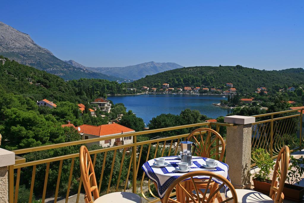 Apartments Grgic Zrnovo Buitenkant foto